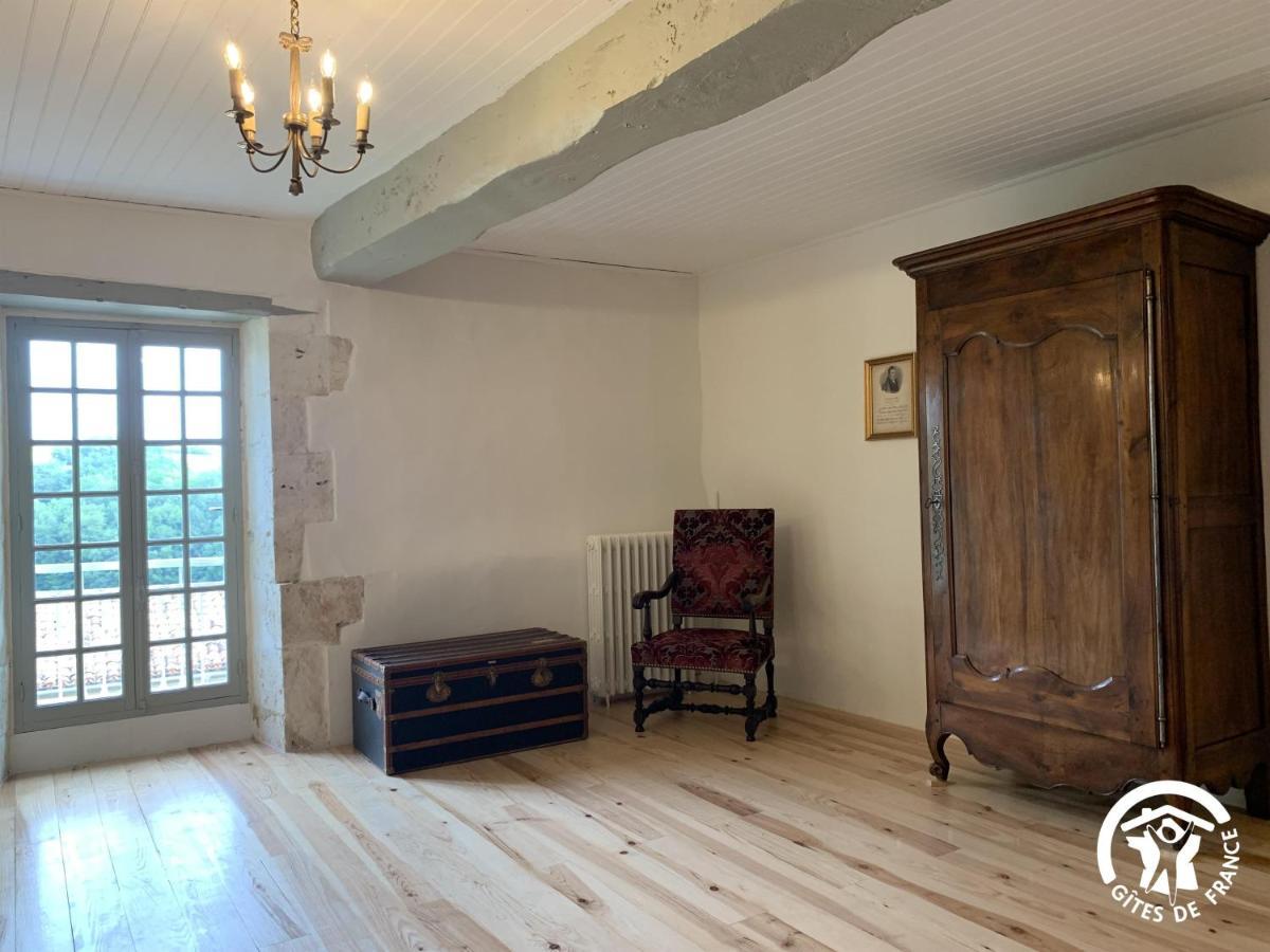 Chateau De Gardes Acomodação com café da manhã Castin Exterior foto